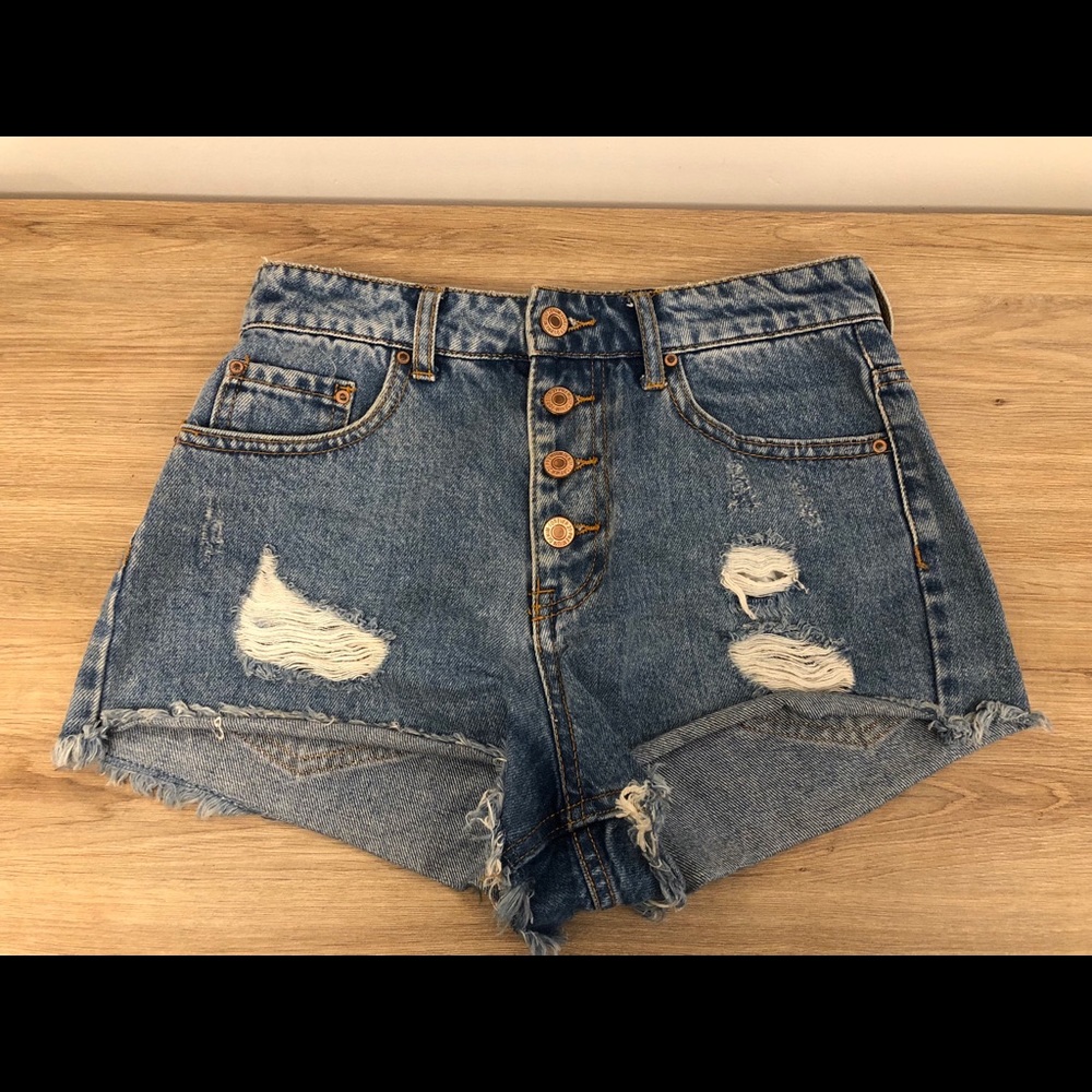Forever 21 Denim Distressed Shorts US26.